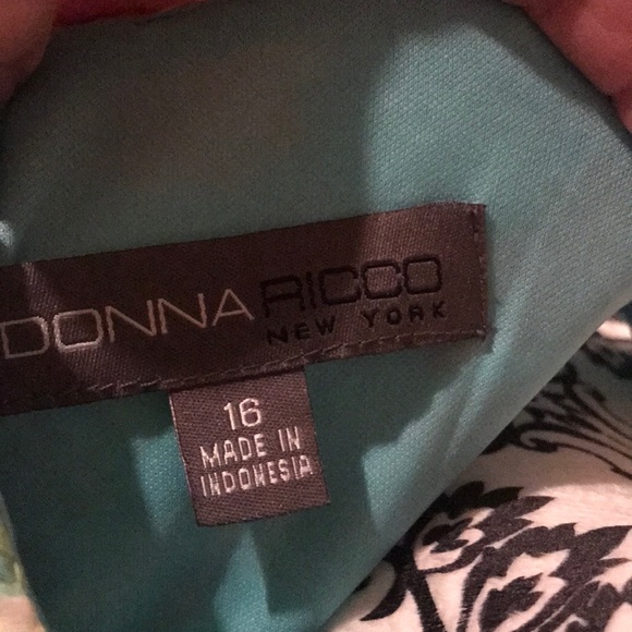 Dress - Picture 6 of 7